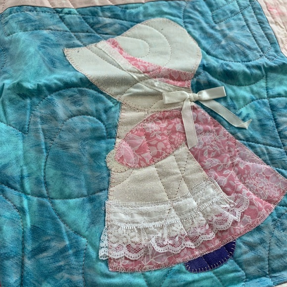 Vtg Sue quilt blanket 47”x47” - Picture 3 of 6